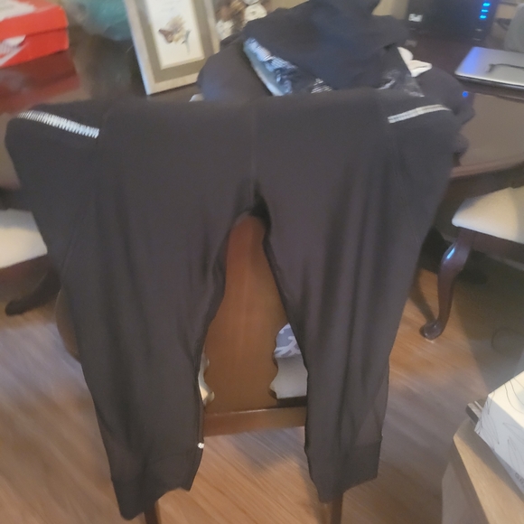 Capris - Picture 2 of 2